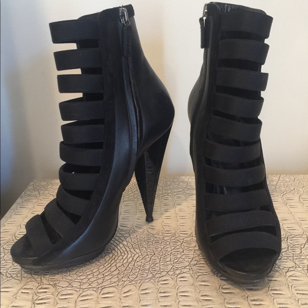 Heels - Picture 2 of 3